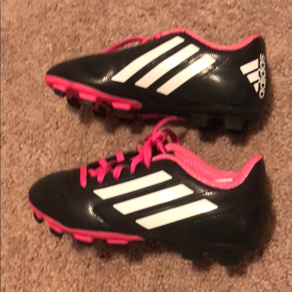 Girls Adidas Soccer Cleats - Picture 2 of 3